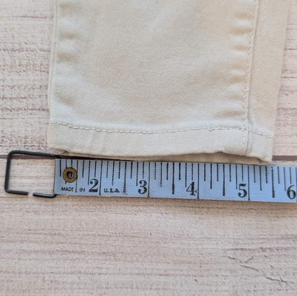 Satin Doll off white drawstring skinny pants. Size 4 - Picture 5 of 11